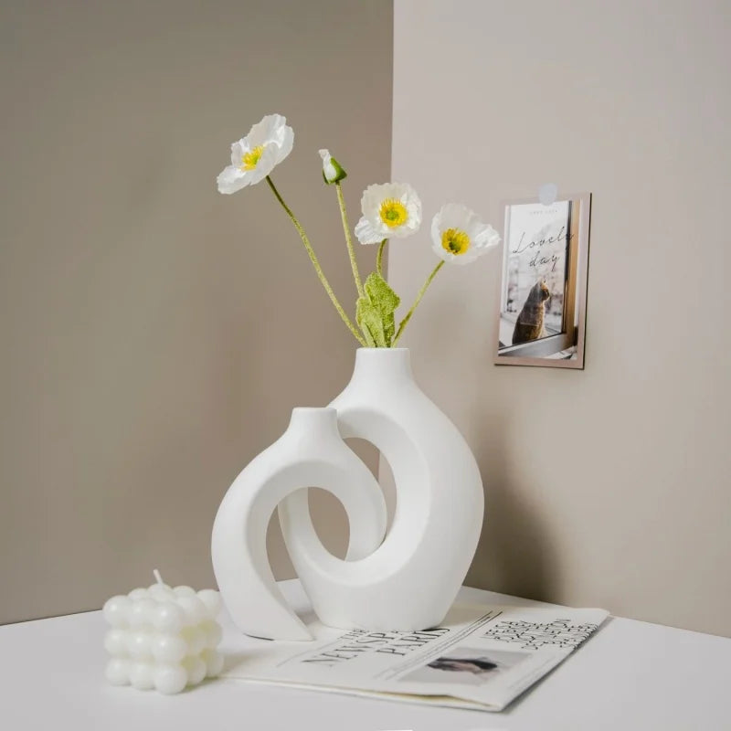 Set Of Hugging Vase Ornaments