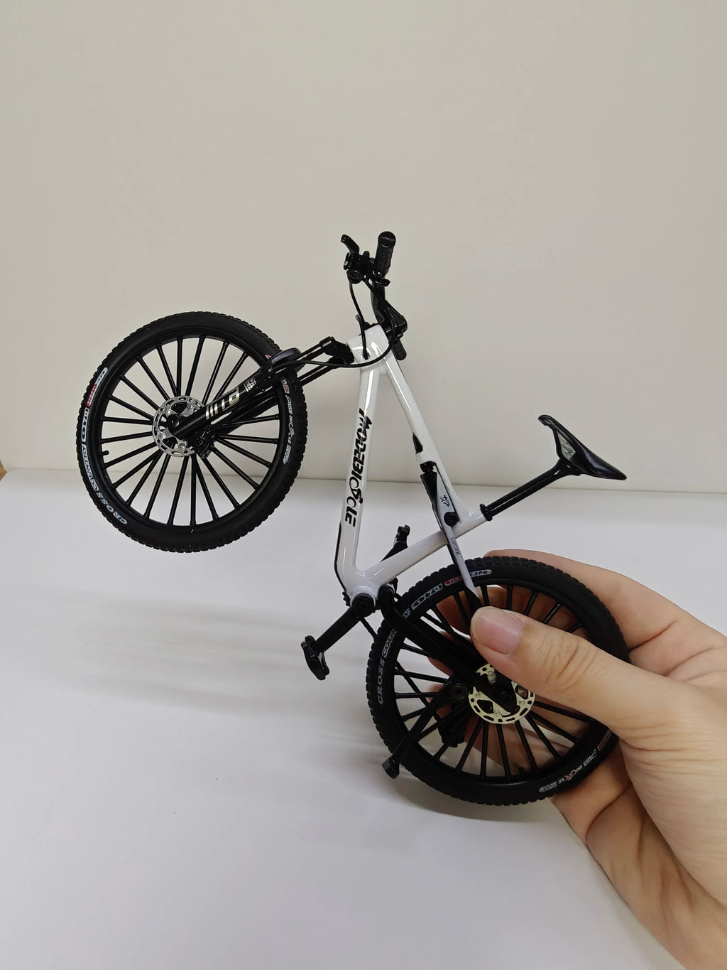 YJLEToy 1:6 Mini Alloy Bikes Diecast Model - ATSProducts